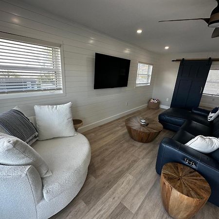 Chadwick Cove Marina Aparthotel Ингълууд Екстериор снимка