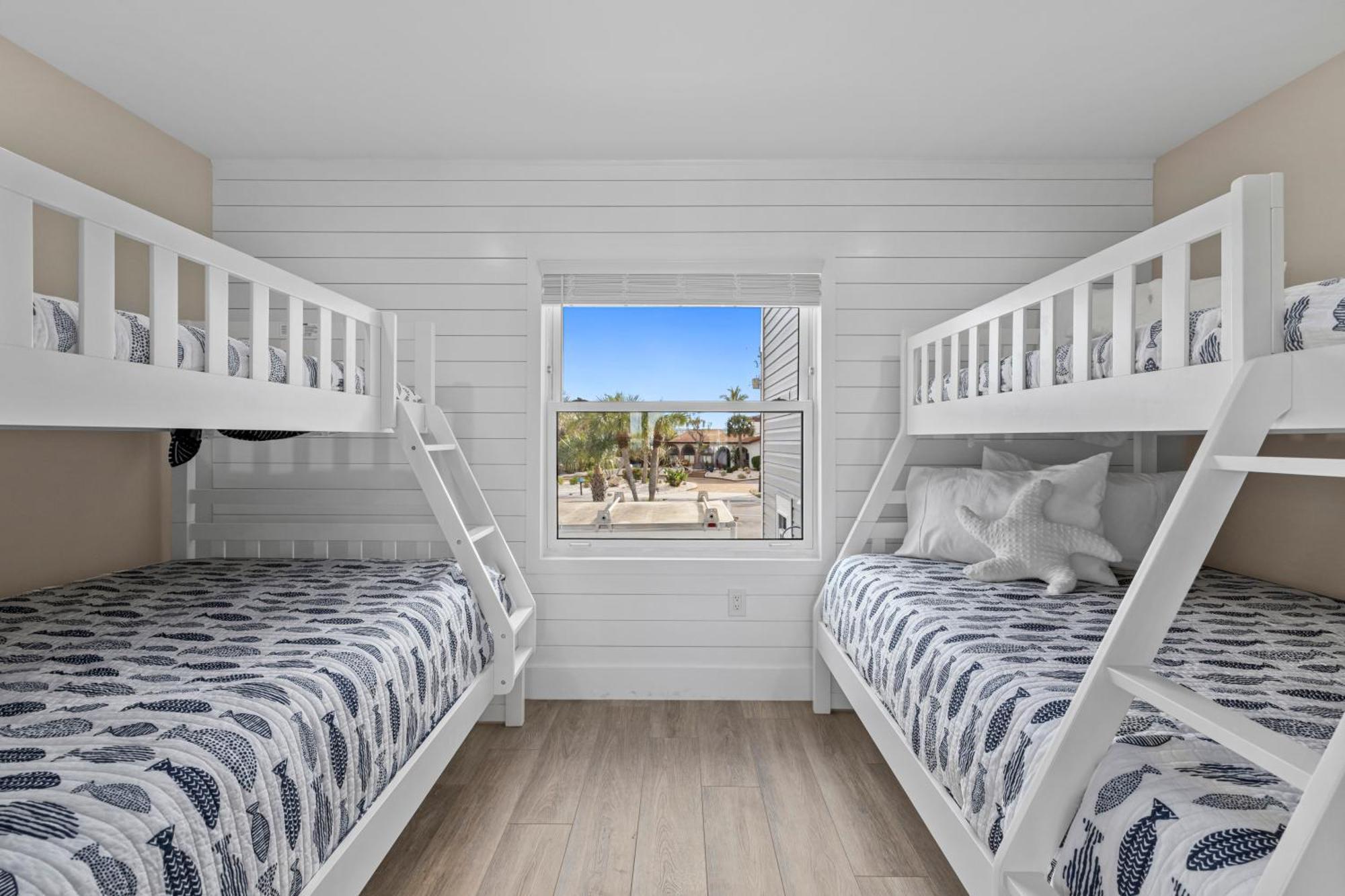 Chadwick Cove Marina Aparthotel Ингълууд Екстериор снимка